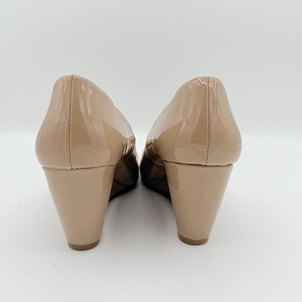 CL by Laundry Nima Nude Patent Wedge Pumps Size 8.5 EU 39 Round Toe Heels - Picture 8 of 10